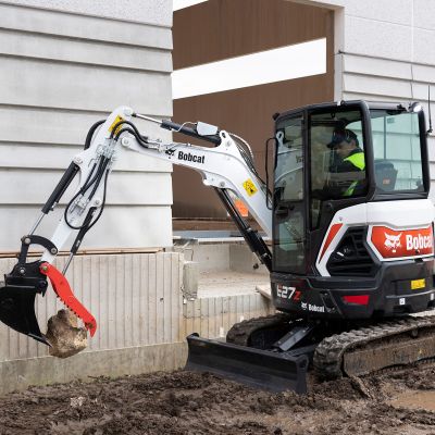 Mini-pelle Bobcat E27z